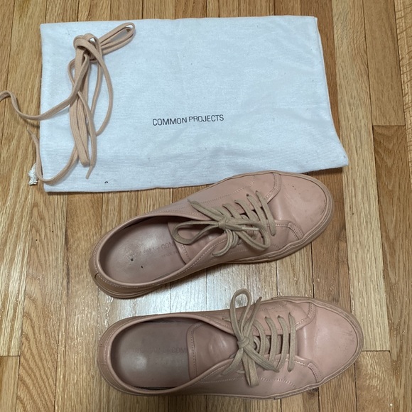 COMMON PROJECTS BLUSH SNEAKERS - Picture 2 of 9